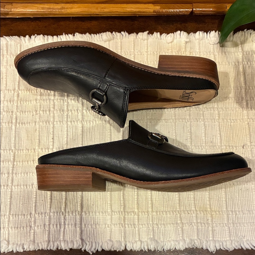 New Size 9 Sofft Black Heeled Leather Mules with Silver Trim (ABBA) - Picture 6 of 16